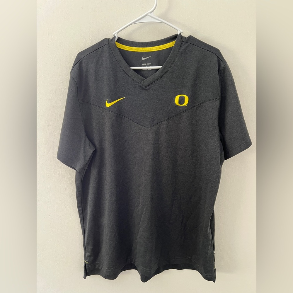 Nike Oregon Team Issues Men's Charcoal Tee with Yellow